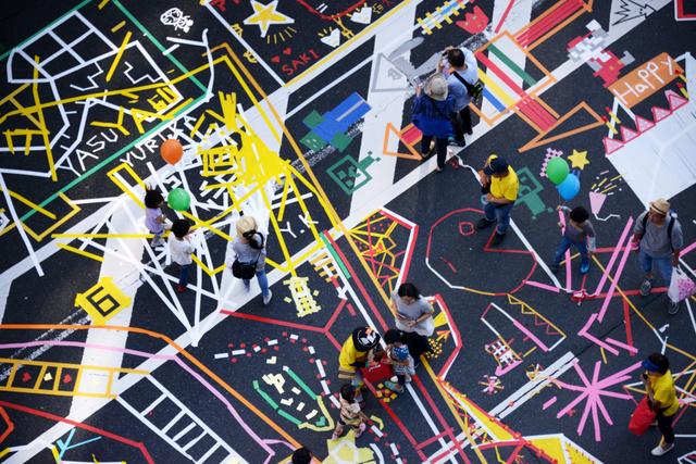 Le strade colorate di Ginza per il Kodomo no hi