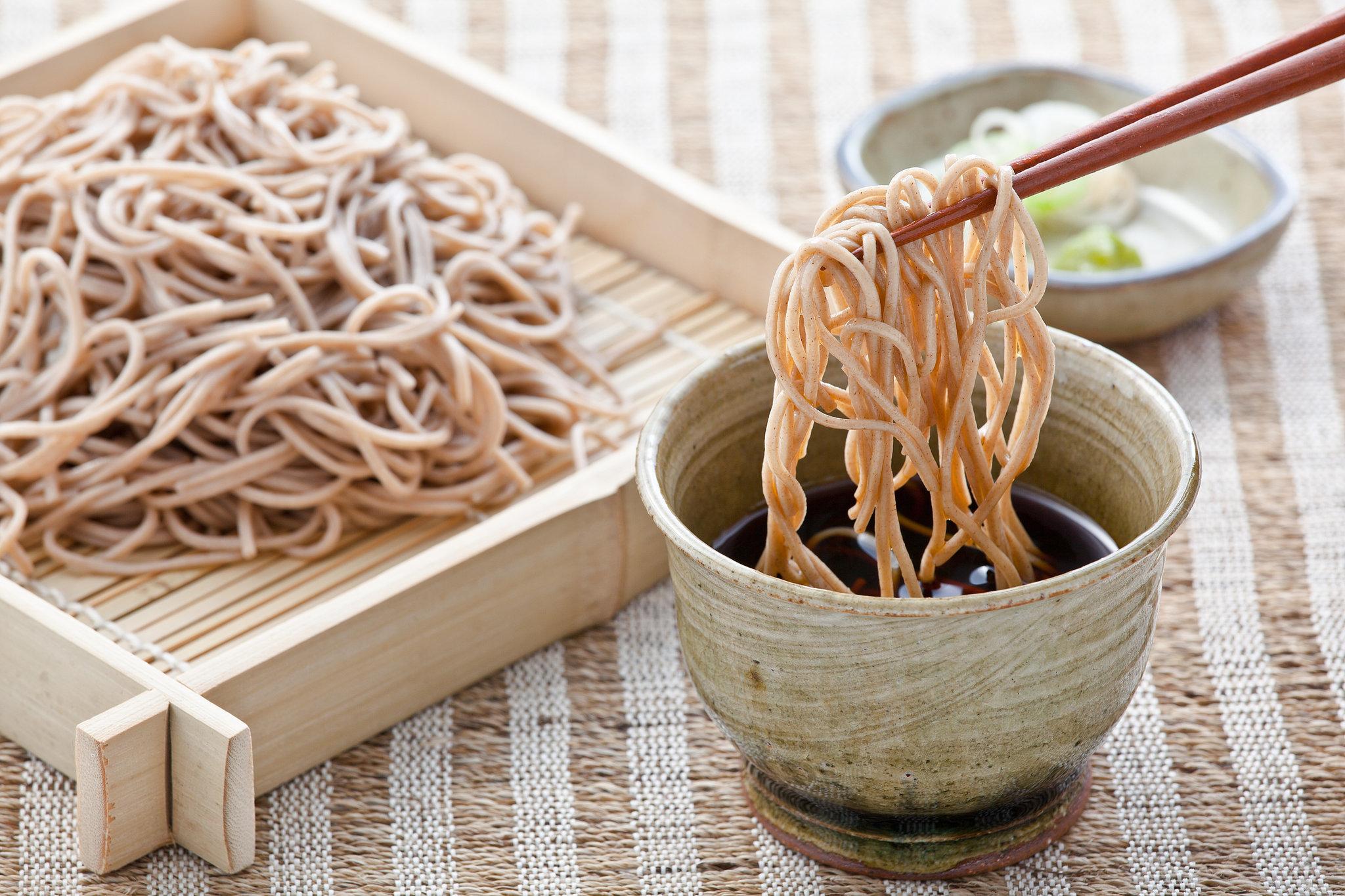 Лапша из гречневой муки. Soba лапша. Японская лапша soba. Гречневая лапша соба. Soba гречневая лапша.