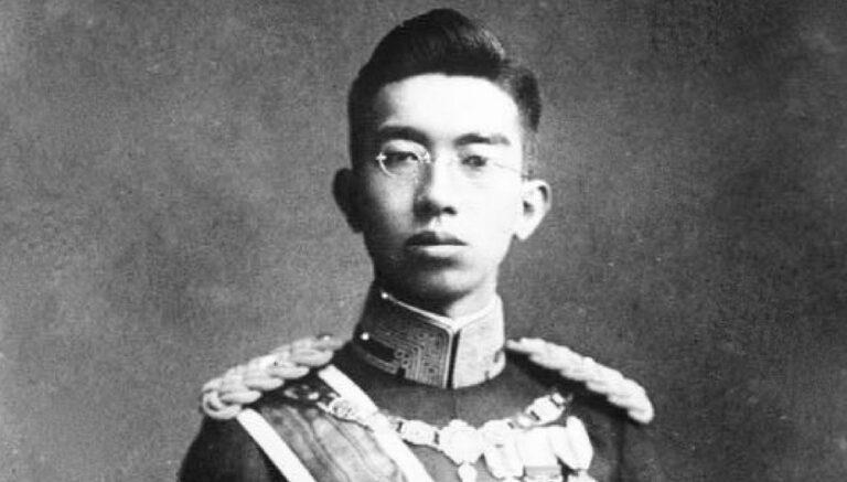 Hirohito: il pacifista/guerrafondaio. L’Imperatore dai molti volti