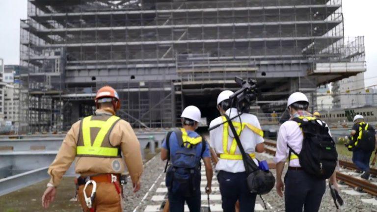 Le prime immagini della nuova stazione sulla Yamanote a Tokyo