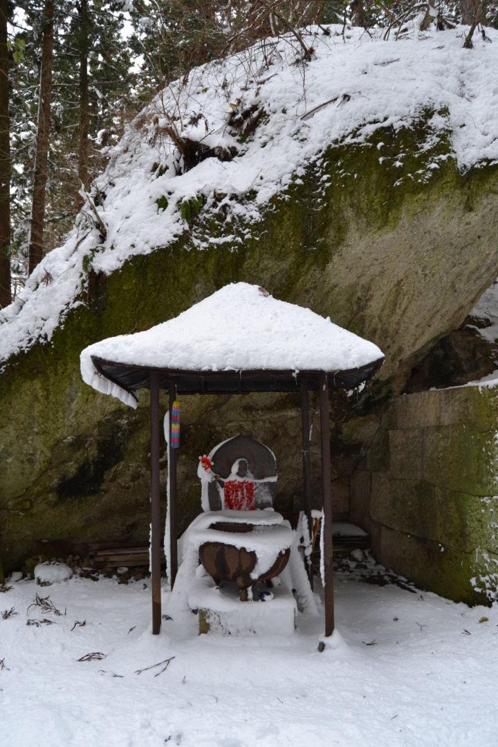 jizo yamadera yamagata statua neve