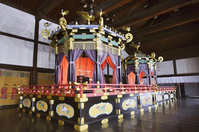 trono takamikura abdicazione imperatore giapponese cerimonia naruhito