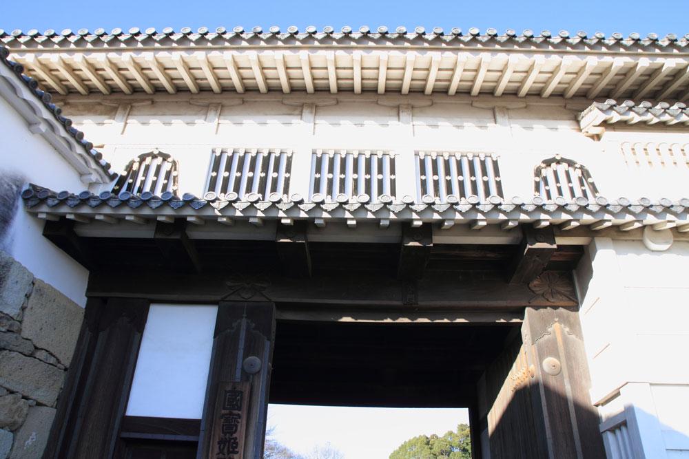 porta hishi al castello himeji