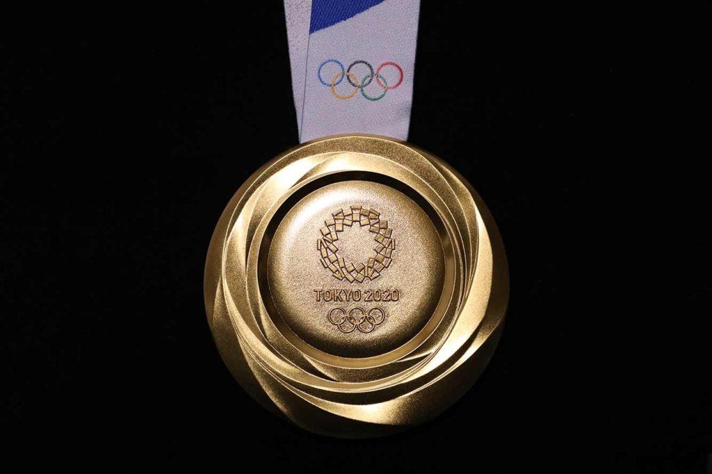 Medaglia oro tokyo 2020 retro