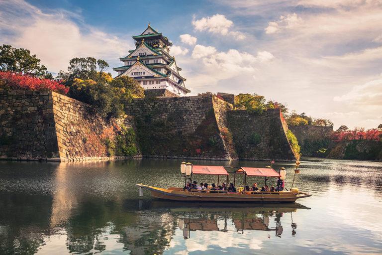 Castello di osaka dal fossato