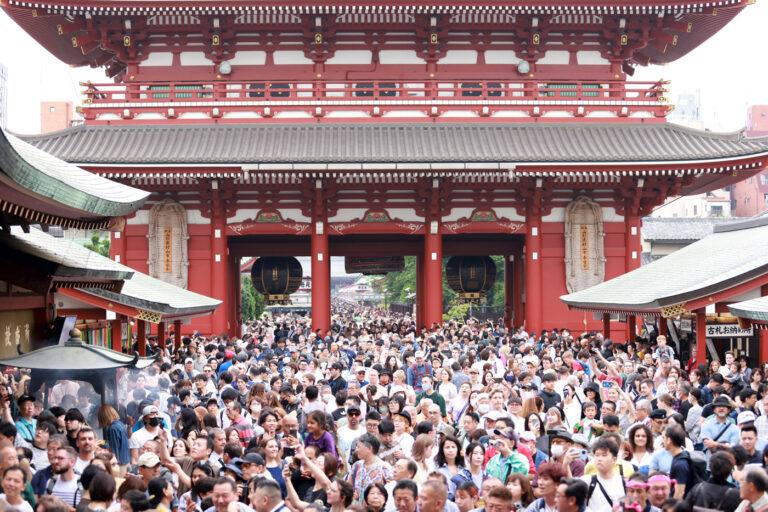 Boom di turisti in Giappone nel 2024 e overtourism nel 2025